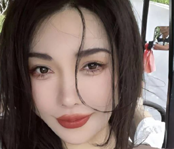 抖音网红美豹vivi 肥臀长腿女神 最新1对1录屏福利
