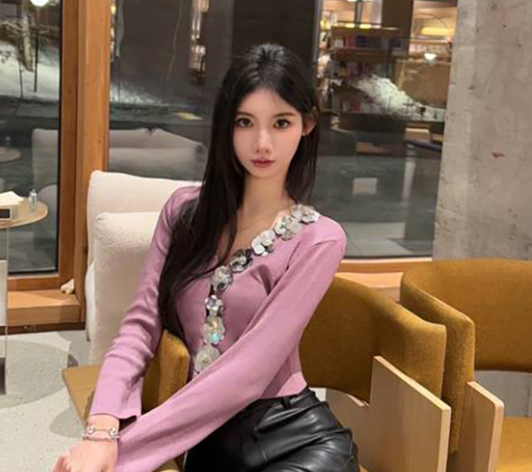 中国传媒大学校花 抖音美少女 迫于生计下海当1体模特 最后彻底堕落轮为外围女 大量视频流出