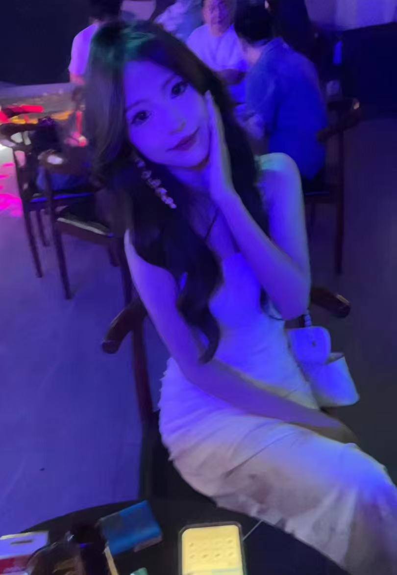 昵称:#TX6Z64     省份:上海     城市:上海     年龄:19     身高:165     体重:95     罩杯:B     职业:雪     是否是chu女：不是     可不可以口:不     能不能9888:不可以     能不能无套:可以     SM能不能:不能     有没有纹身:没有     是否可外省:不可以     是否可过夜:不可以     可不可以同居:不可以     月可陪伴天数:6天(周末)     大概亲戚日期:10-15     找金主的原因:缺学费     月生活费多少:1.5w     分几次给生活费:3次     自我介绍加分项:听话     对老板雷点(不接受):     介绍费: 9888#TX6     刚破chu 只做过一次昵称:#TX6Z64     省份:上海     城市:上海     年龄:19     身高:165     体重:95     罩杯:B     职业:雪     是否是chu女：不是     可不可以口:不     能不能9888:不可以     能不能无套:可以     SM能不能:不能     有没有纹身:没有     是否可外省:不可以     是否可过夜:不可以     可不可以同居:不可以     月可陪伴天数:6天(周末)     大概亲戚日期:10-15     找金主的原因:缺学费     月生活费多少:1.5w     分几次给生活费:3次     自我介绍加分项:听话     对老板雷点(不接受):     介绍费: 9888#TX6     刚破chu 只做过一次
