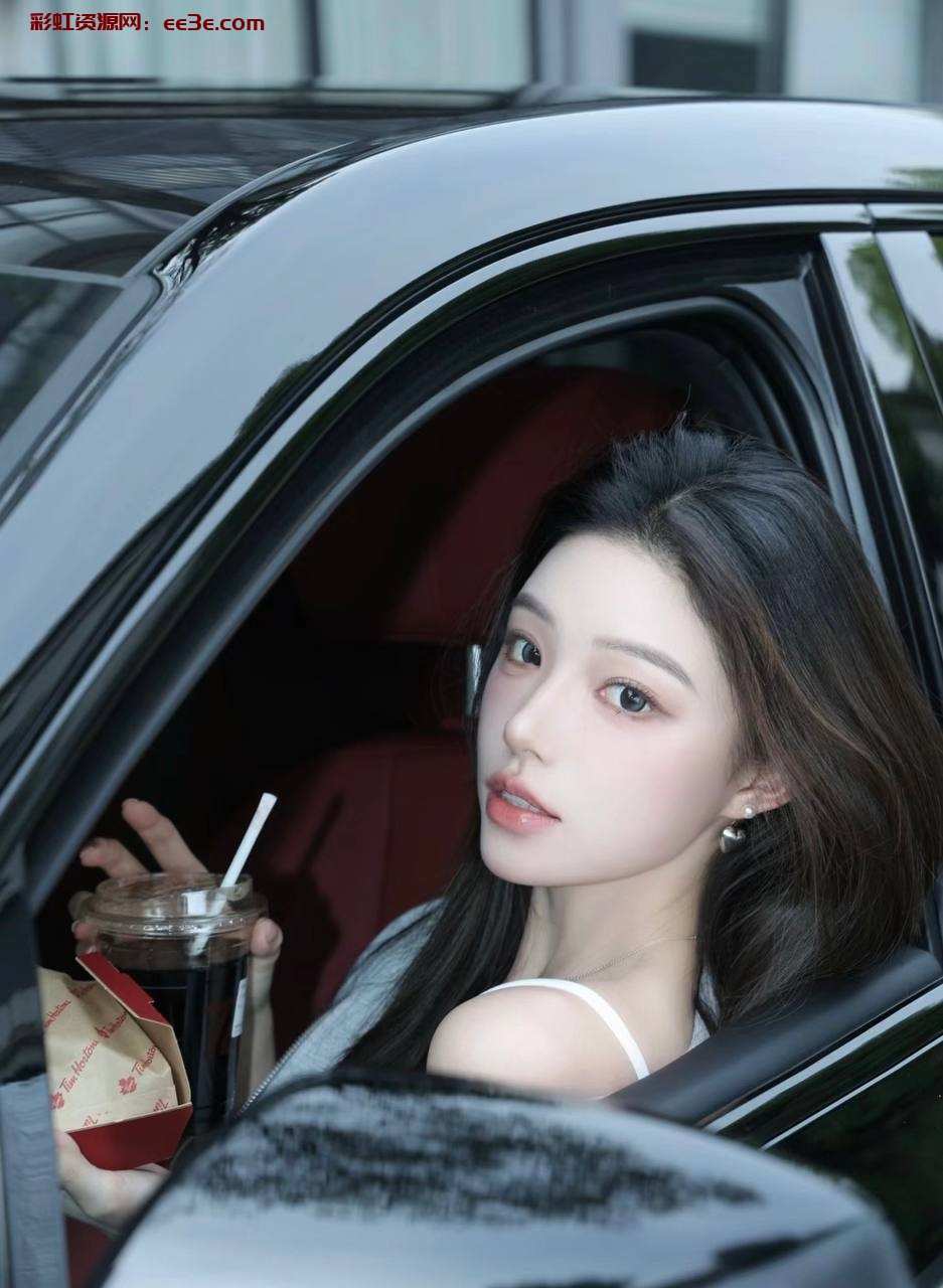 北京司藤小姐?2W⬆️ 圈外网红纯欲 身高：174cm 胸围：C? 年龄:00年 体重：45kg 职业:主持人，平面模特，代言人 小红书80万粉丝，微博60万粉丝，抖音23万粉丝，当面?验 人照无差别，性格开朗健谈?，好说话 有耐心 不事多。 唯一爱好就是健身，身材巨好 身材比例完美 骨感高挑气质佳，难得的是非常非常有料，大胸?翘臀?。 皮肤白皙水嫩 手感超棒，一双完美大长腿搭配超美极品玉足?。 衣着得体上档次，完全没有风尘气，超多水 可喷???宝藏女孩。 #硬2w不兑
