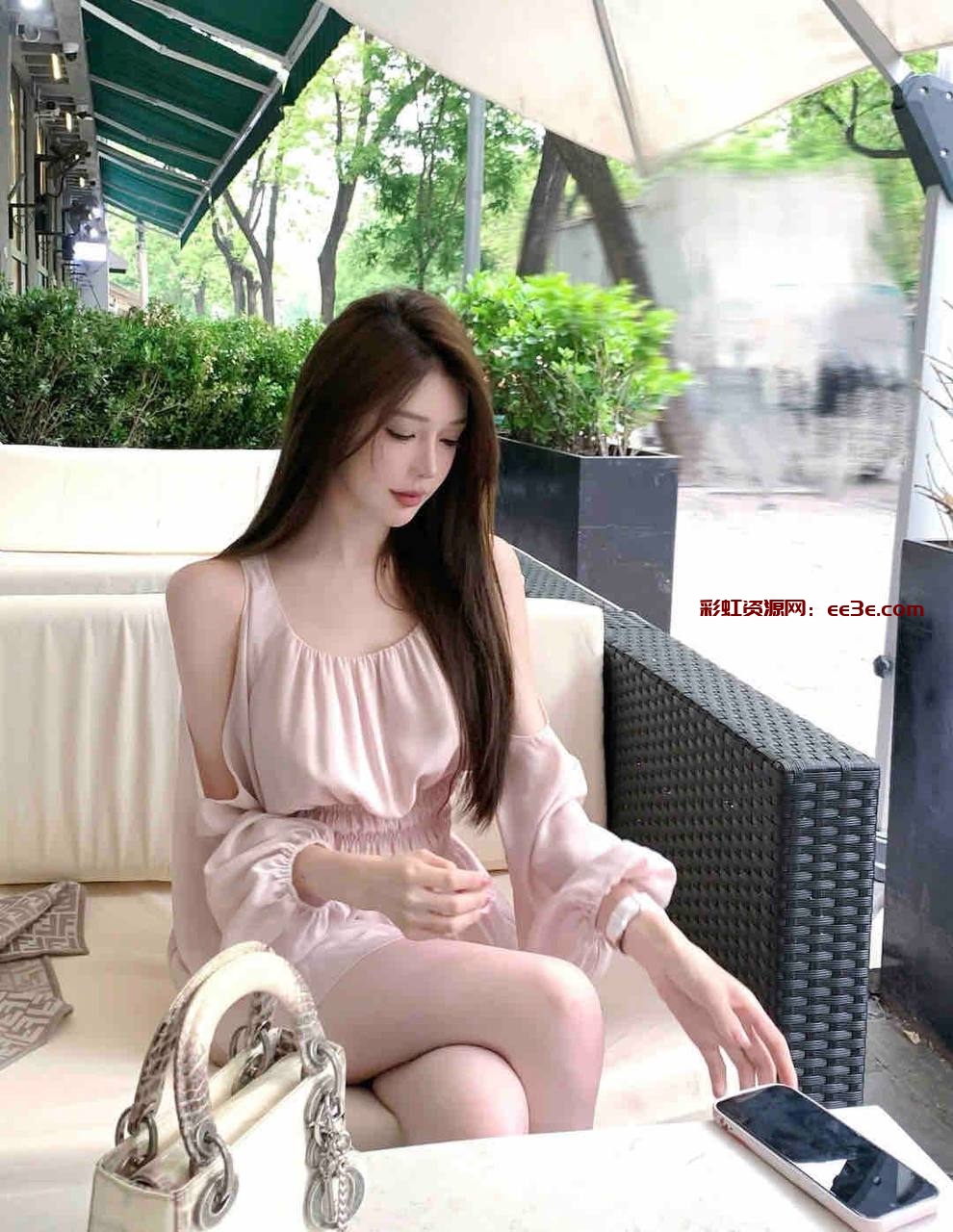 成都 梦瑶?  年龄：02年  身高： 174 体重： 92斤  胸围：D ?甜美可爱 ?气质大牌 ?高涵养女友型